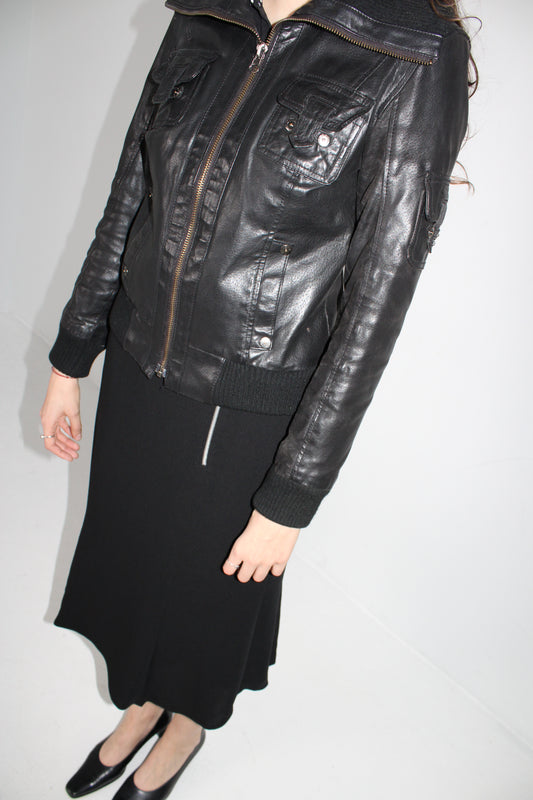 ASYMMETRIC HEM BLACK MIDI SKIRT