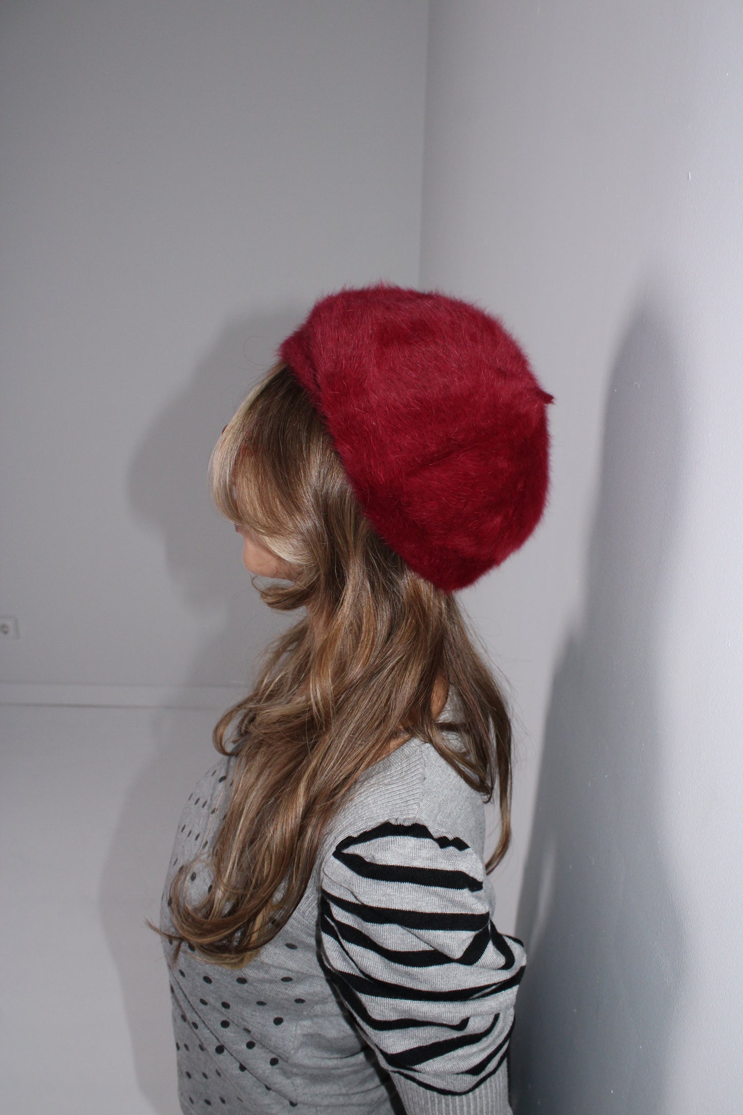 BURGUNDY ANGORA BERET