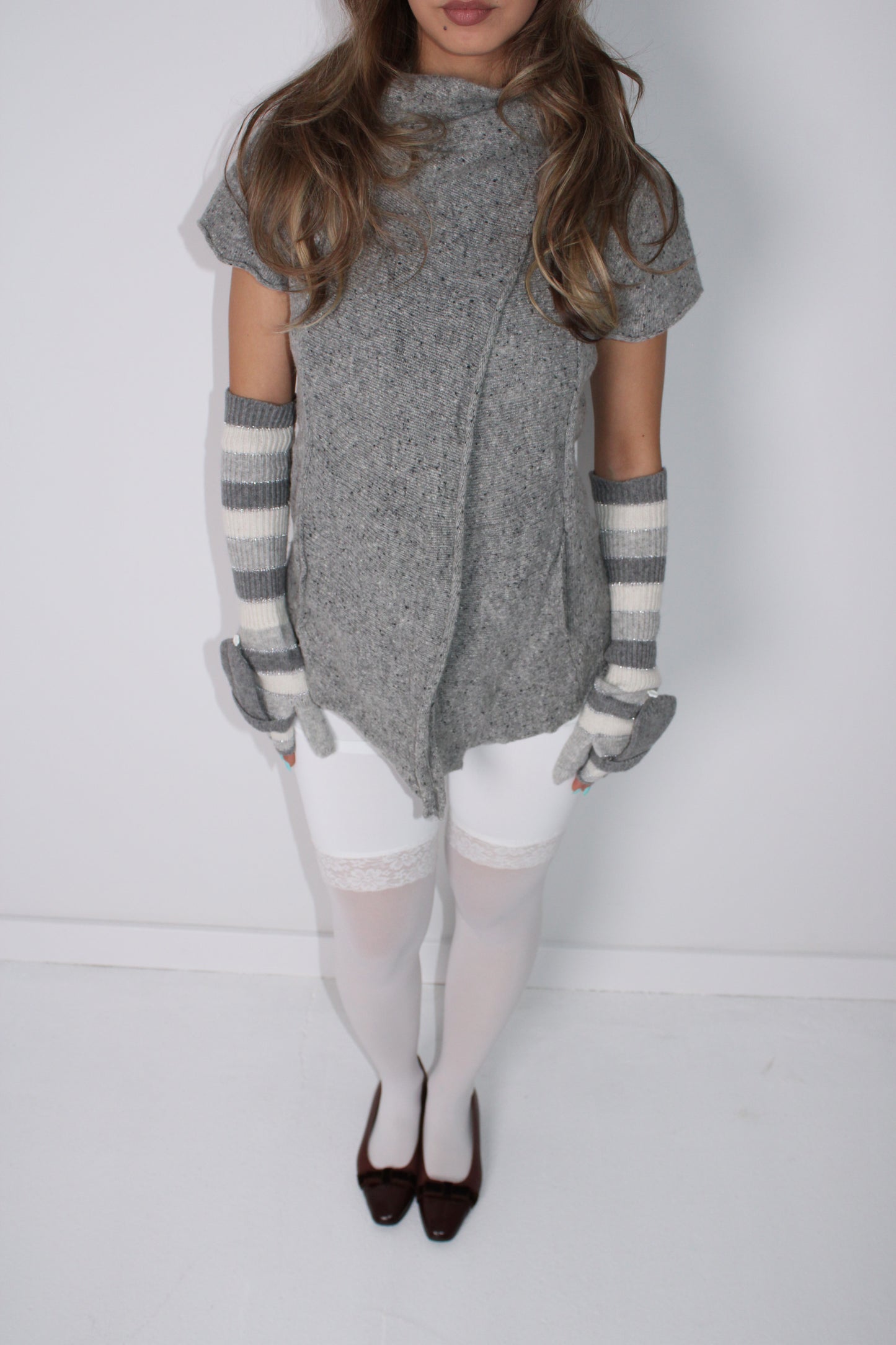 GREY ASYMMETRIC HIGH-COLLAR KNIT VEST