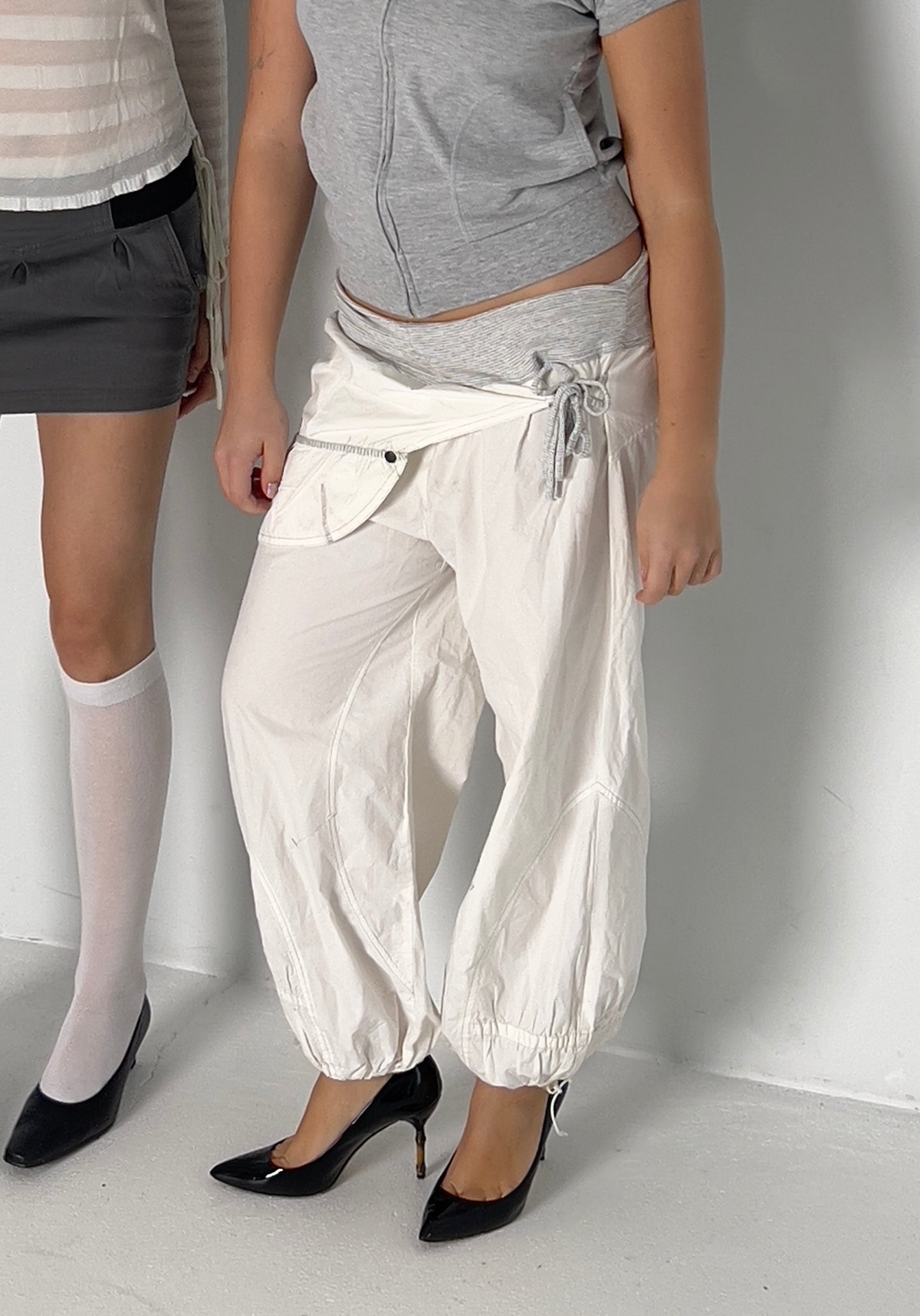 WHITE PARACHUTE PANTS