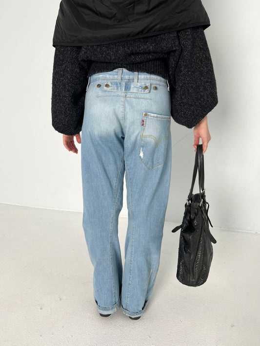 LEVI'S ENGINEREED JEANS