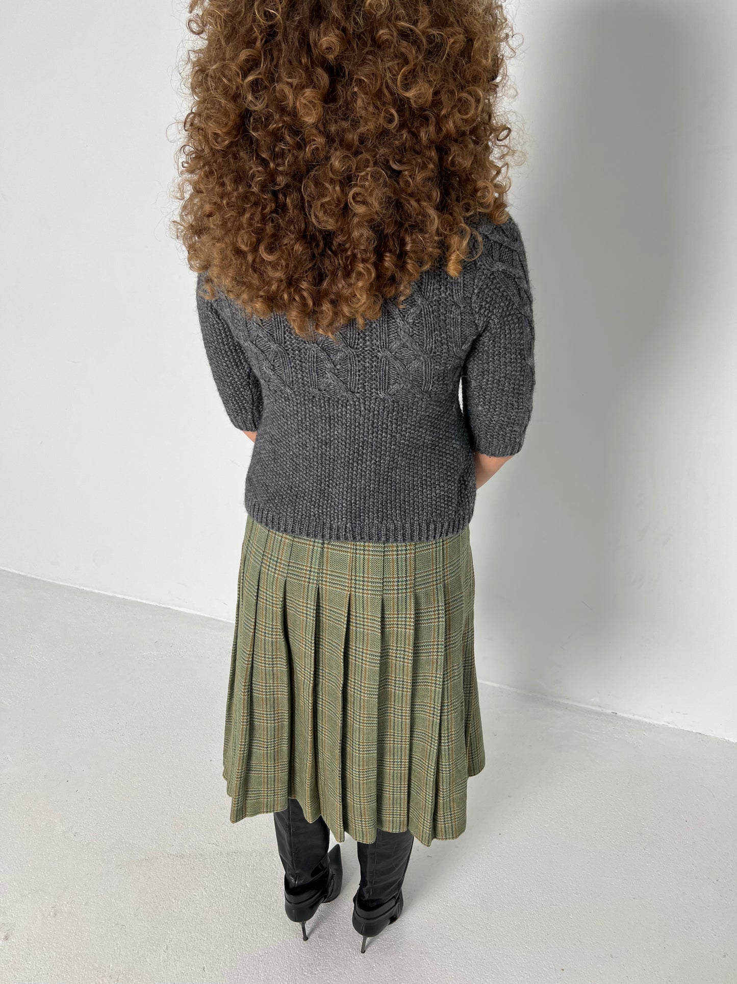 GREY KNIT CARDIGAN