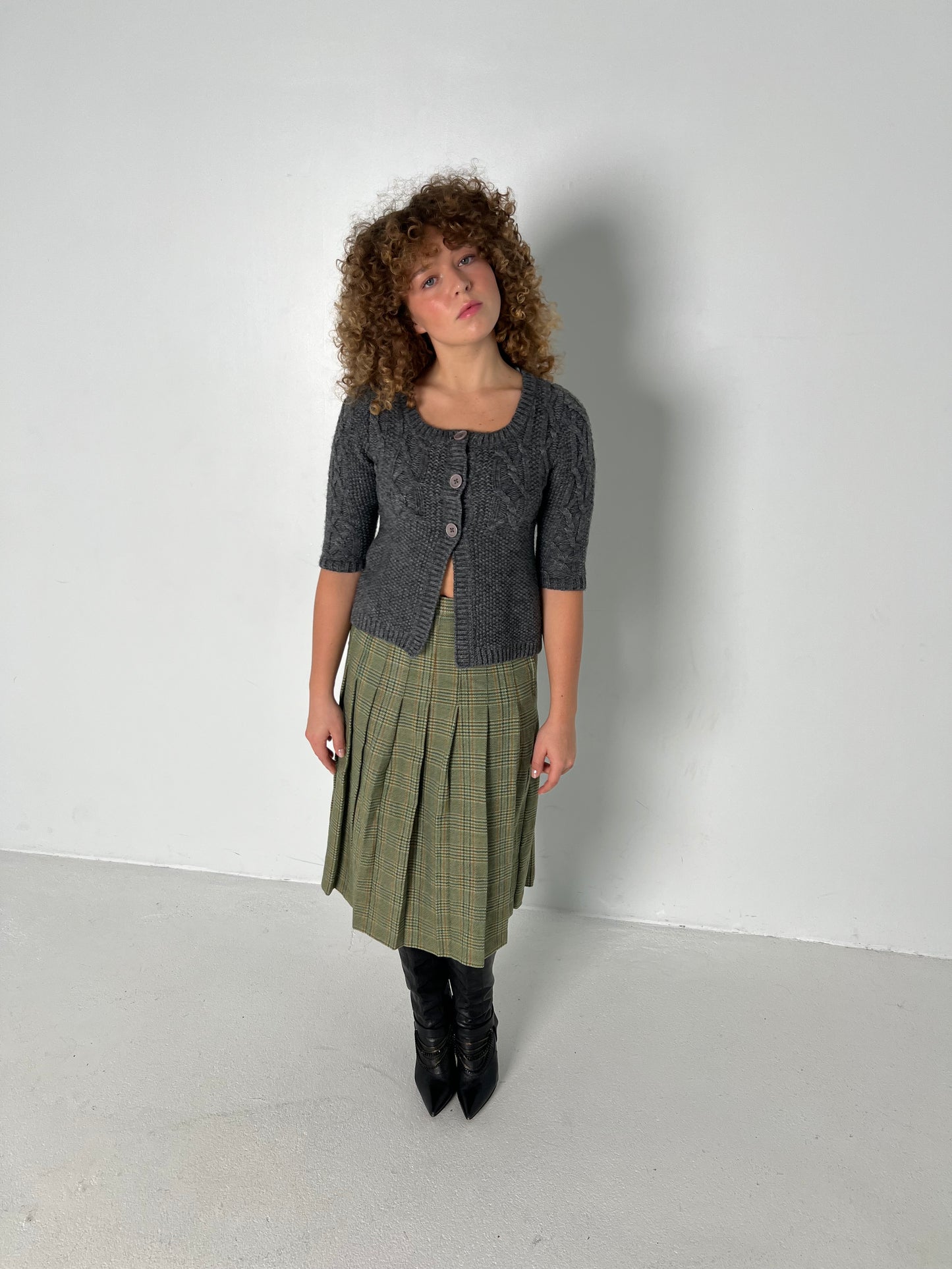 GREY KNIT CARDIGAN