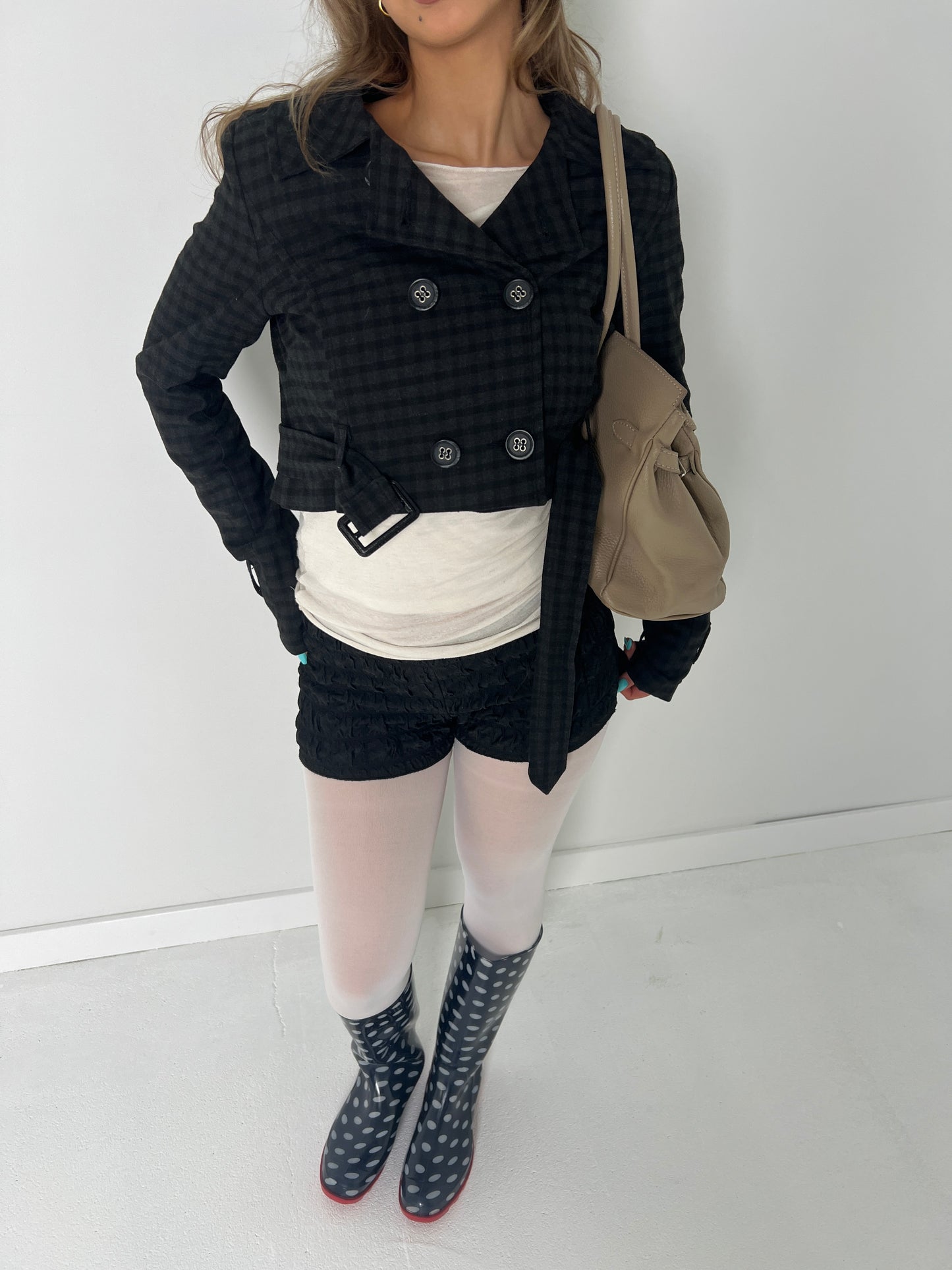 GREY CROPPED CHECK JACKET WITH A WAISTBELT