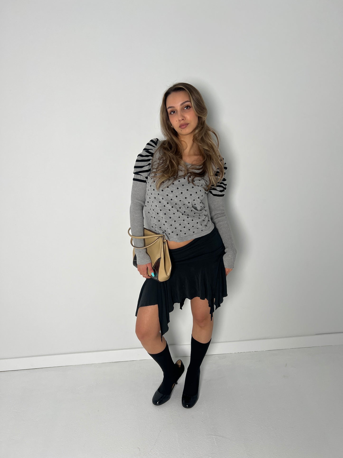 GREY POLKA DOT KNIT TOP