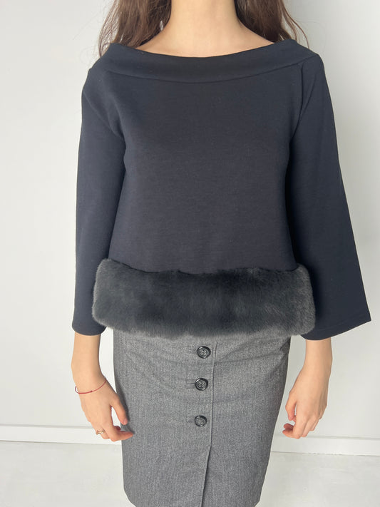 BLACK TOP WITH FAUX FUR HEM