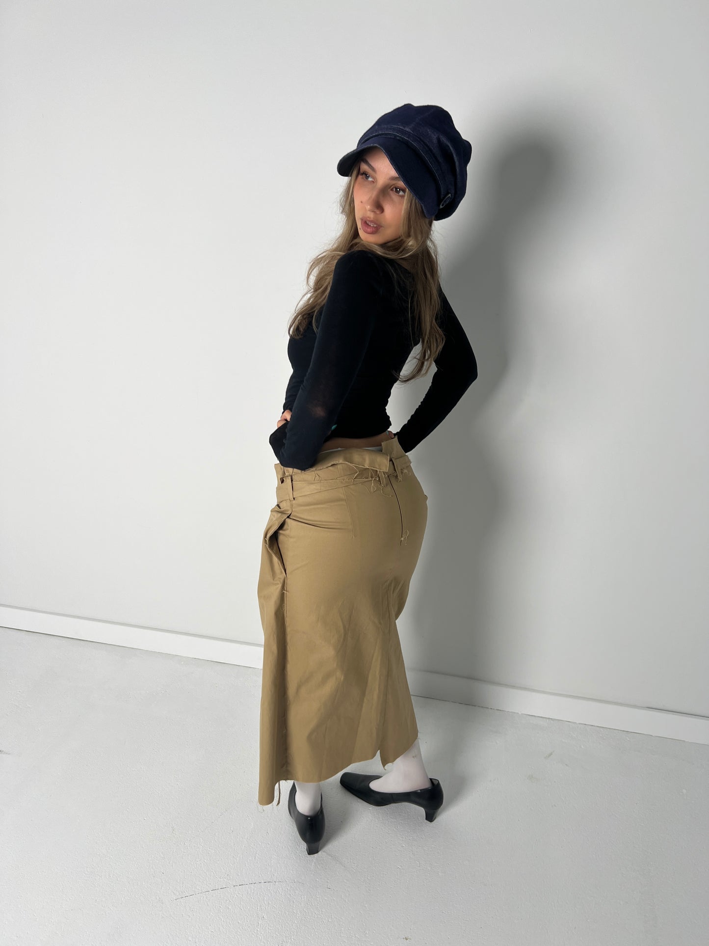 ASTRÆT BEIGE MAXI SKIRT