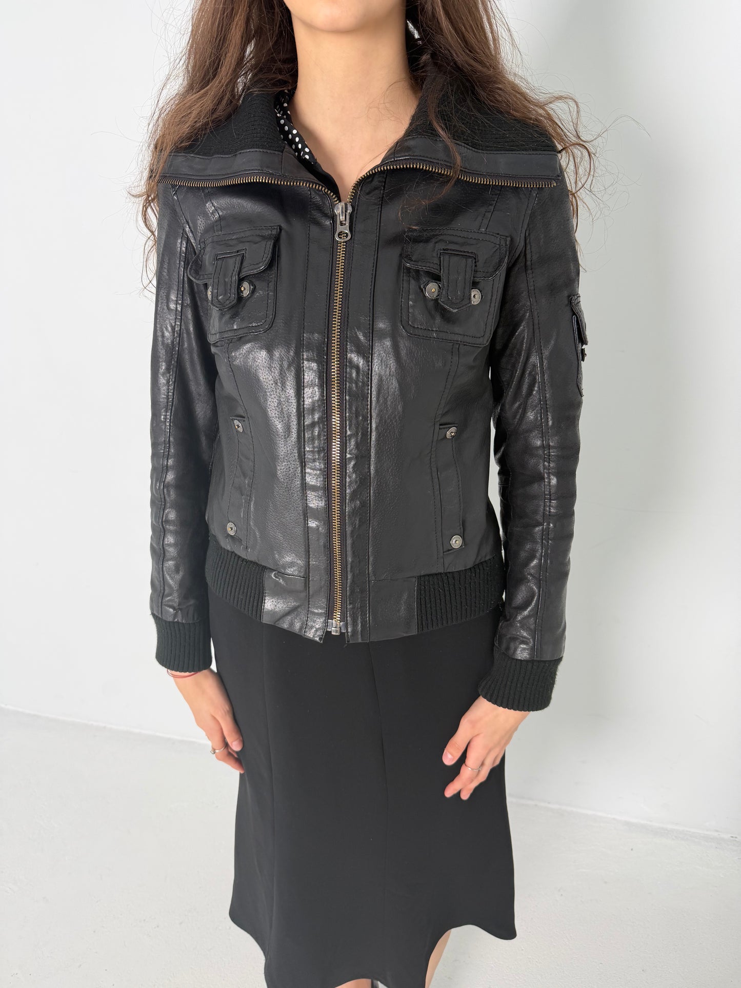 BLACK LEATHER JACKET