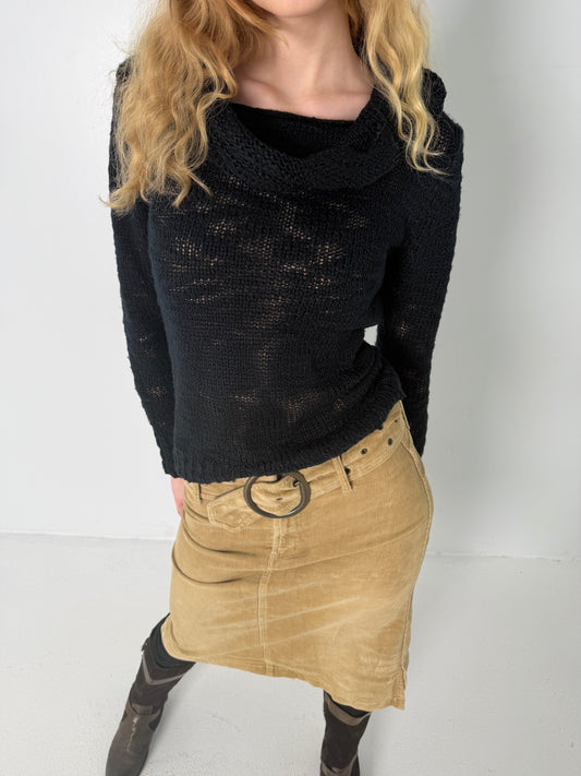 BLACK KNIT SWEATER