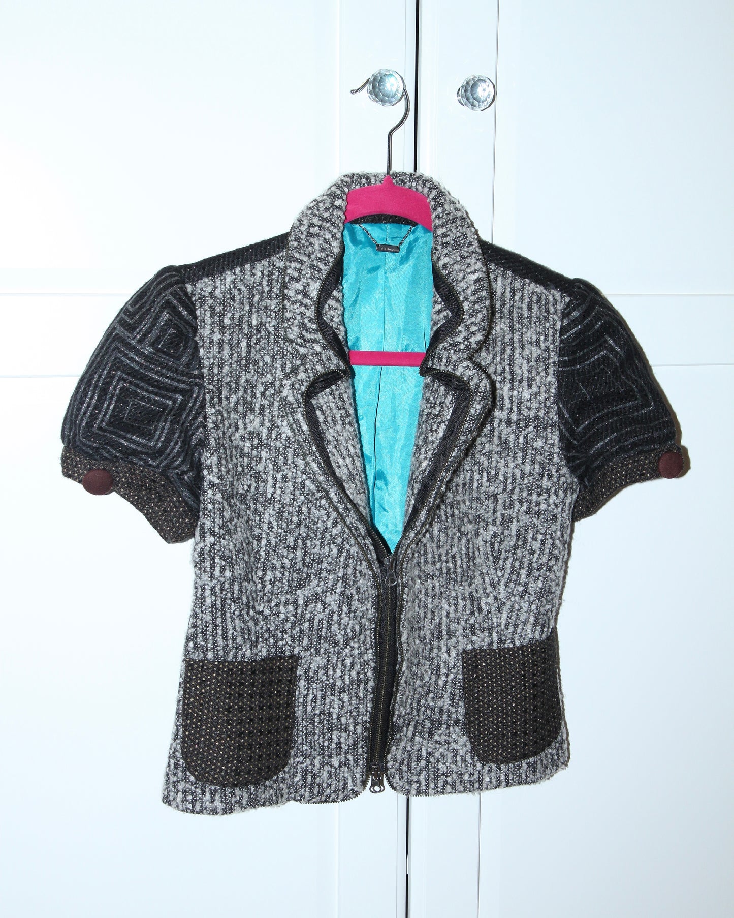 ZIP-UP VEST