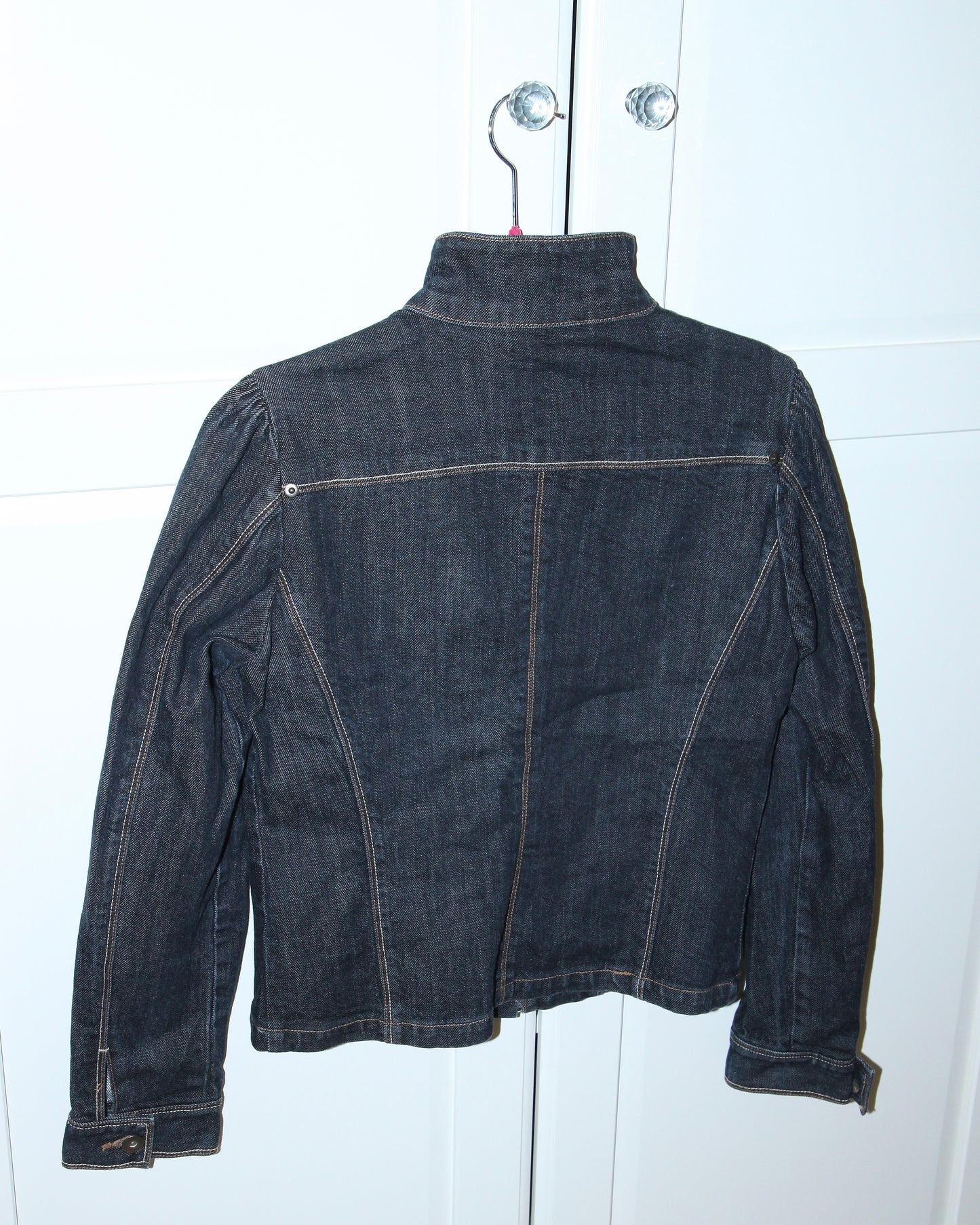 HIGH-COLLAR DENIM JACKET