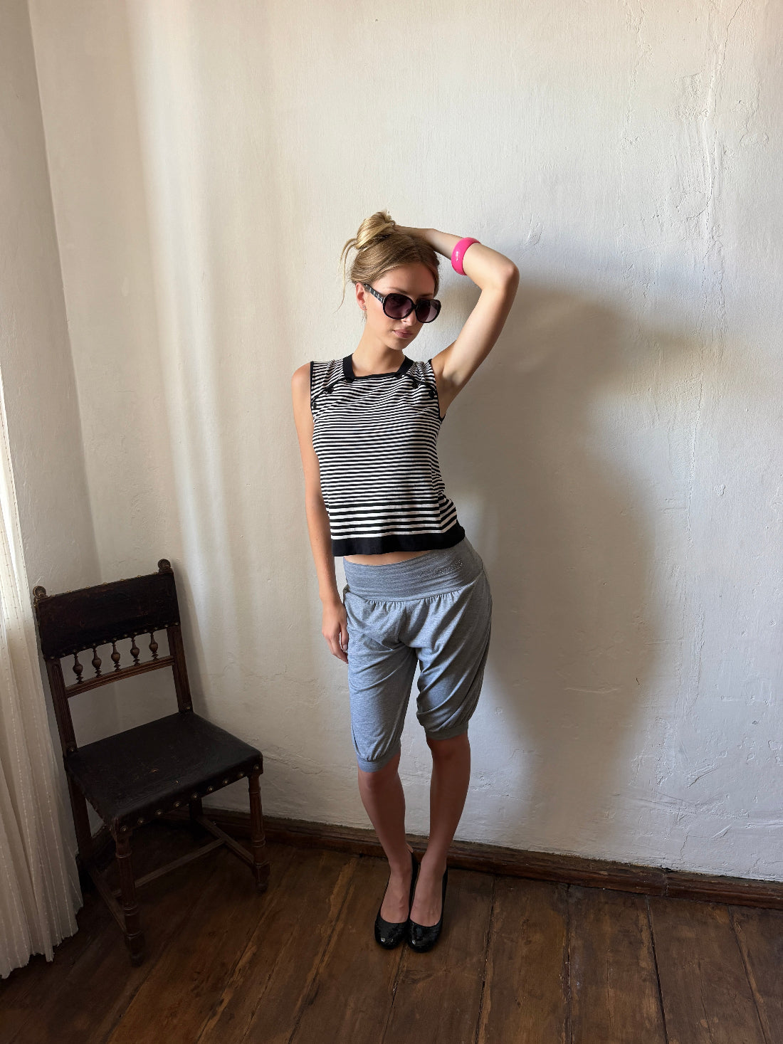 GREY YOGA STYLE SHORTS