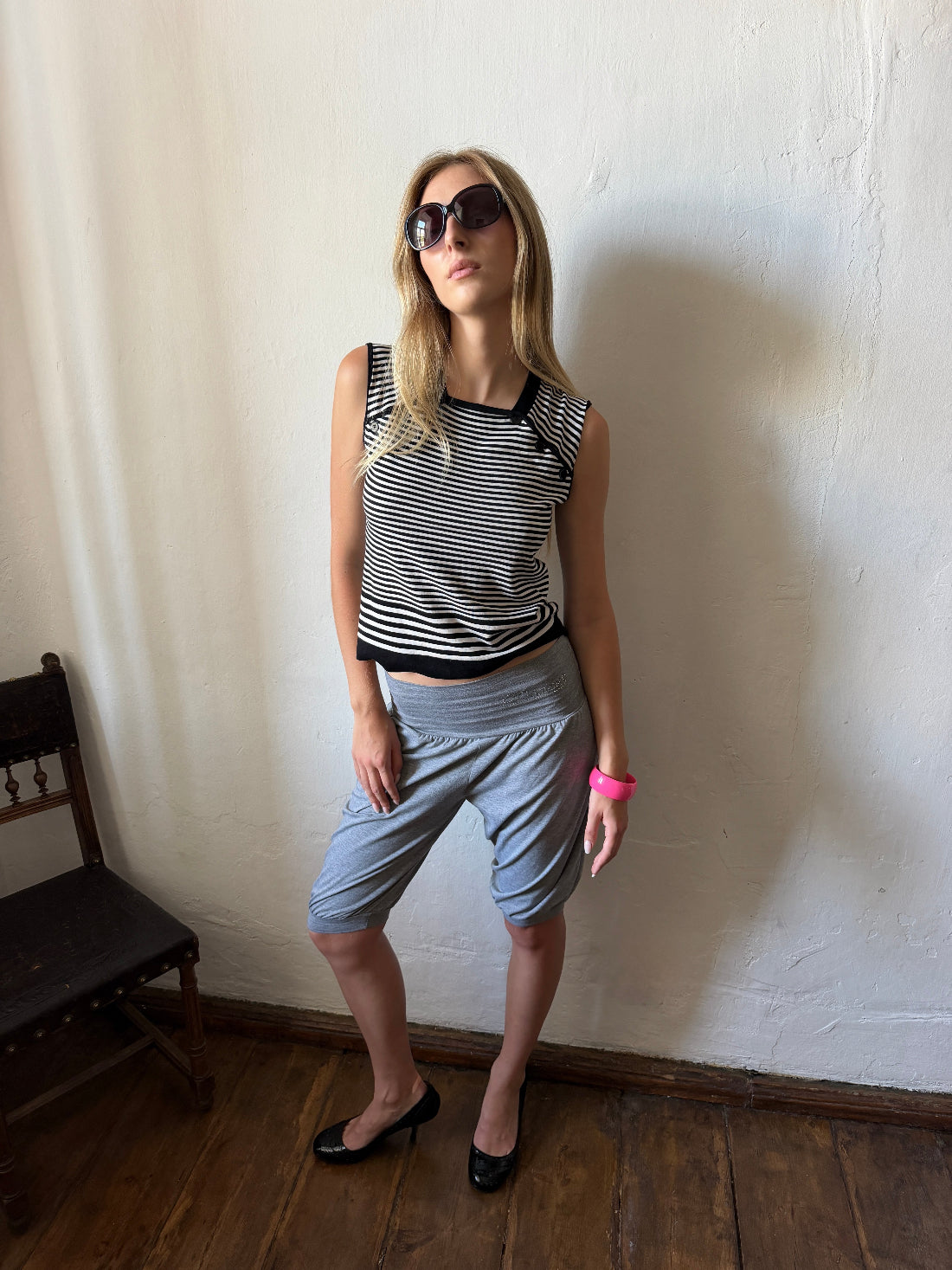 GREY YOGA STYLE SHORTS
