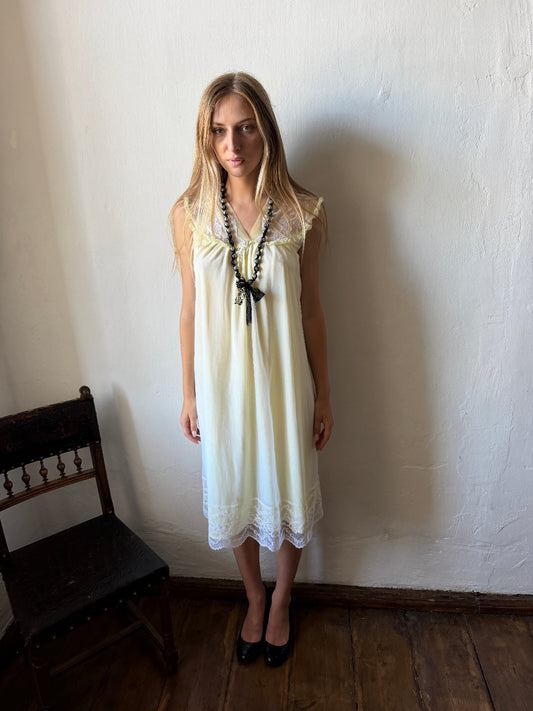BUTTER YELLOW LACE DRESS