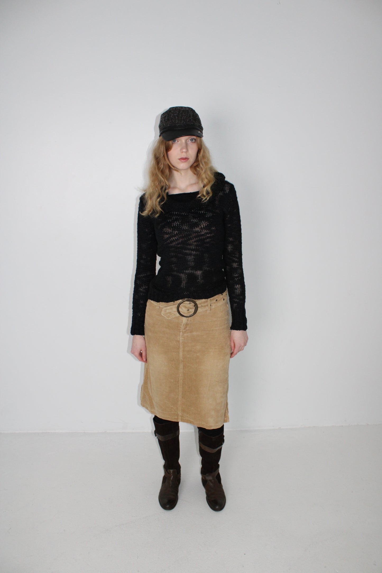 BLACK KNIT SWEATER