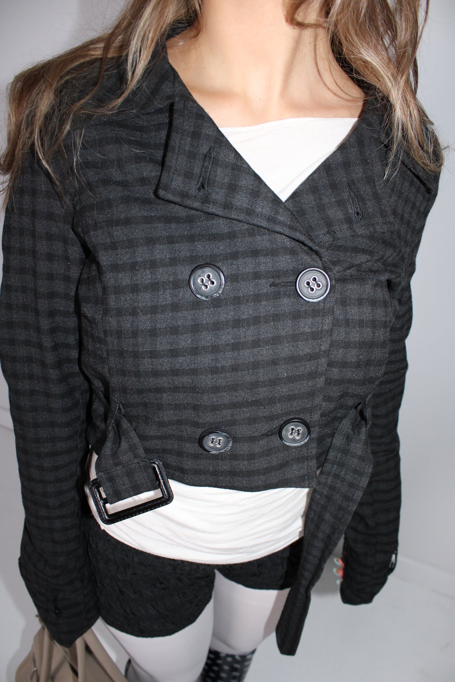 GREY CROPPED CHECK JACKET WITH A WAISTBELT