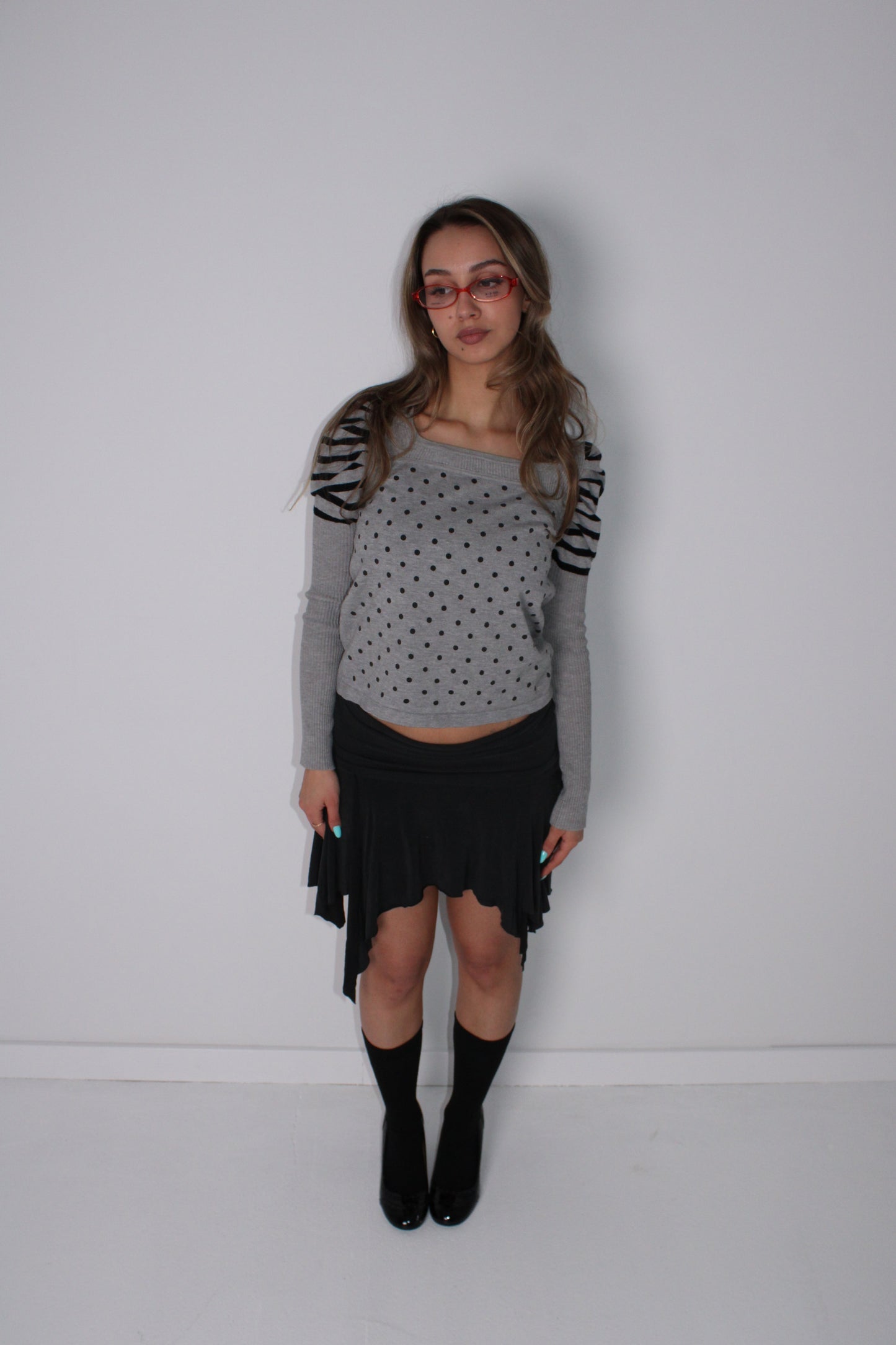 GREY POLKA DOT KNIT TOP