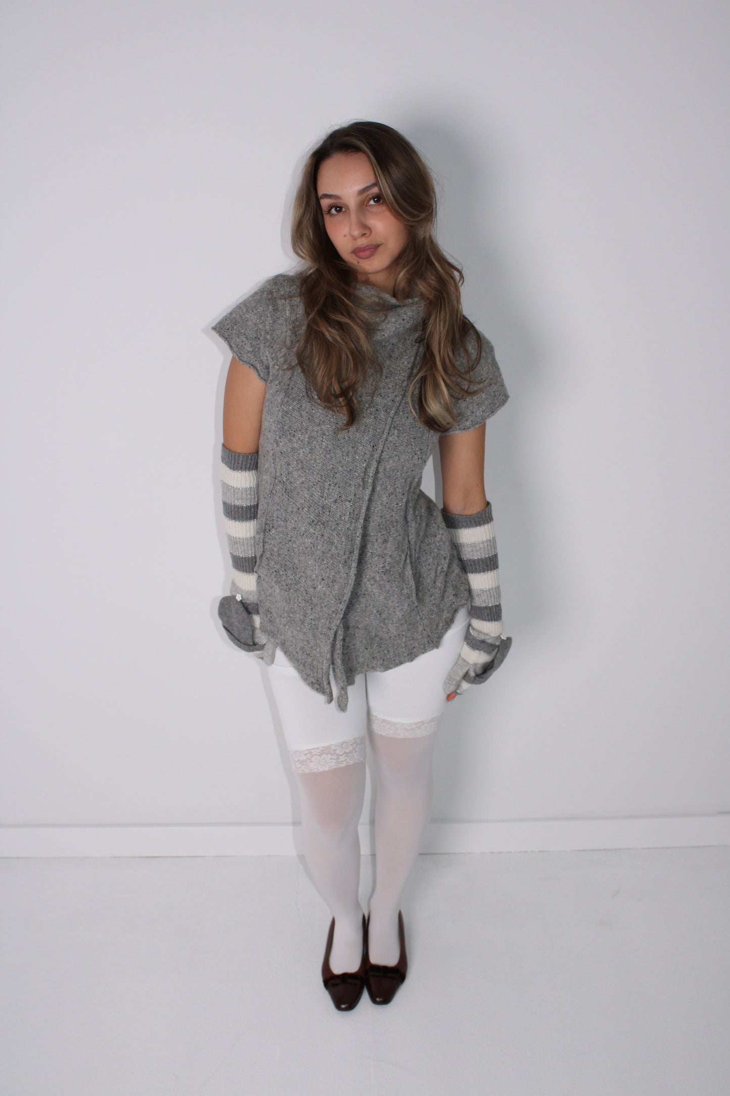 GREY ASYMMETRIC HIGH-COLLAR KNIT VEST