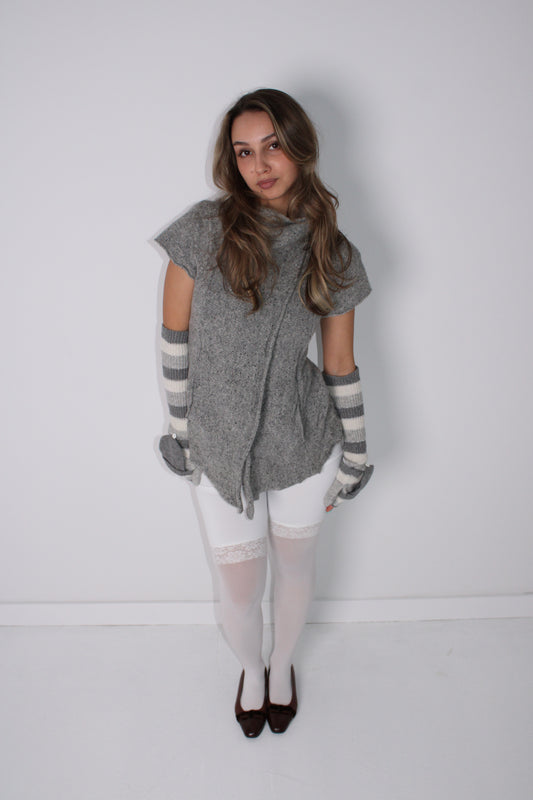 GREY ASYMMETRIC HIGH-COLLAR KNIT VEST