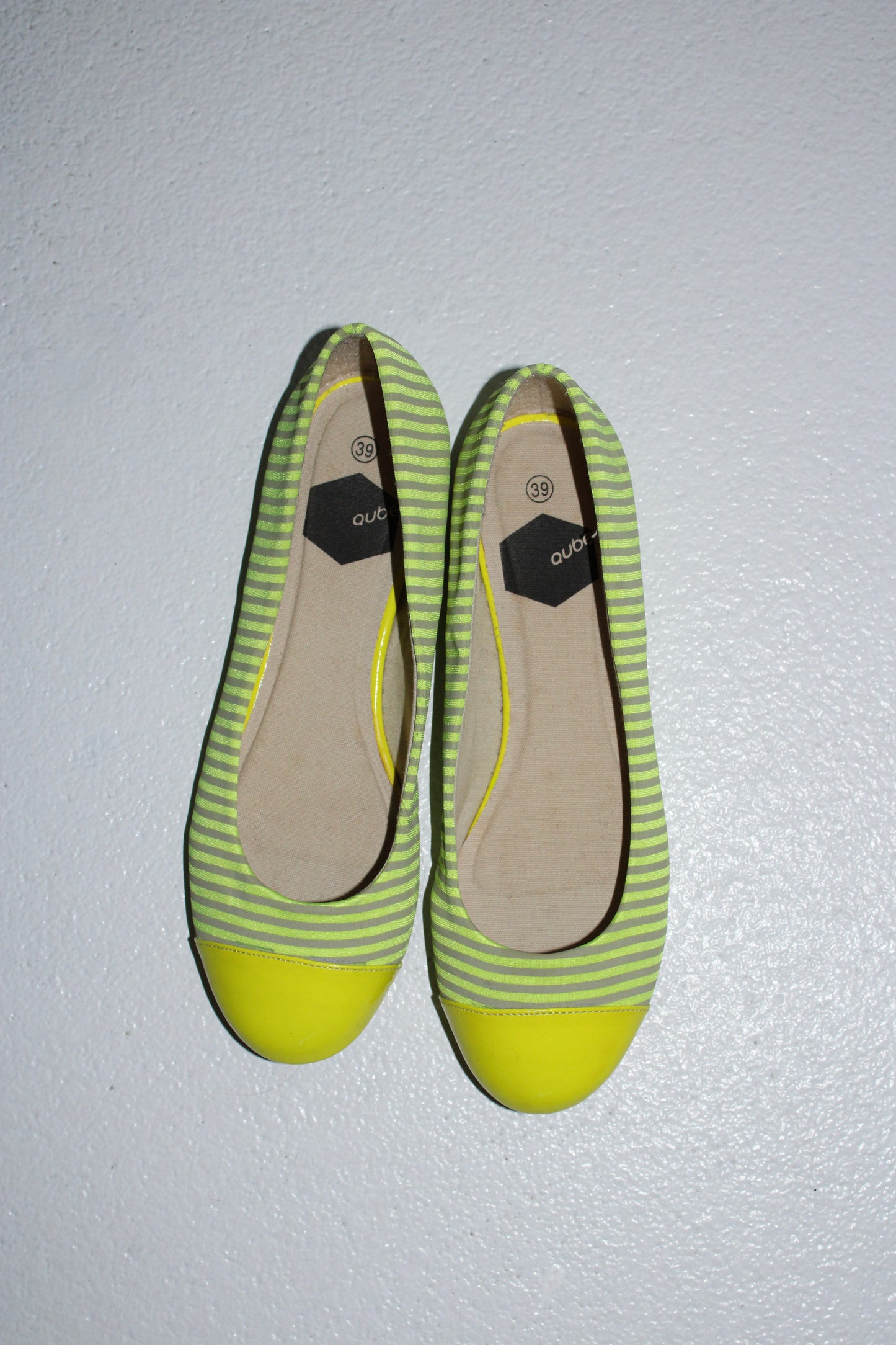 NEON YELLOW STRIPED BALLERINAS