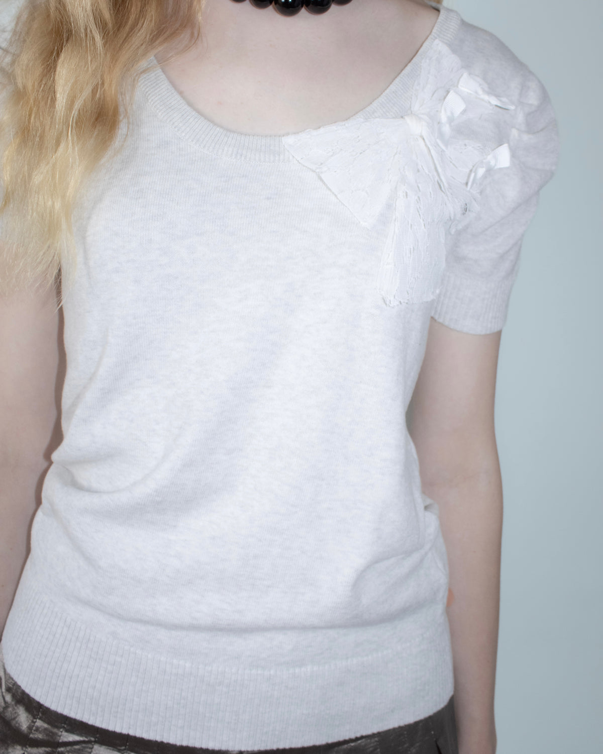 grey bow puff-sleeve knit top