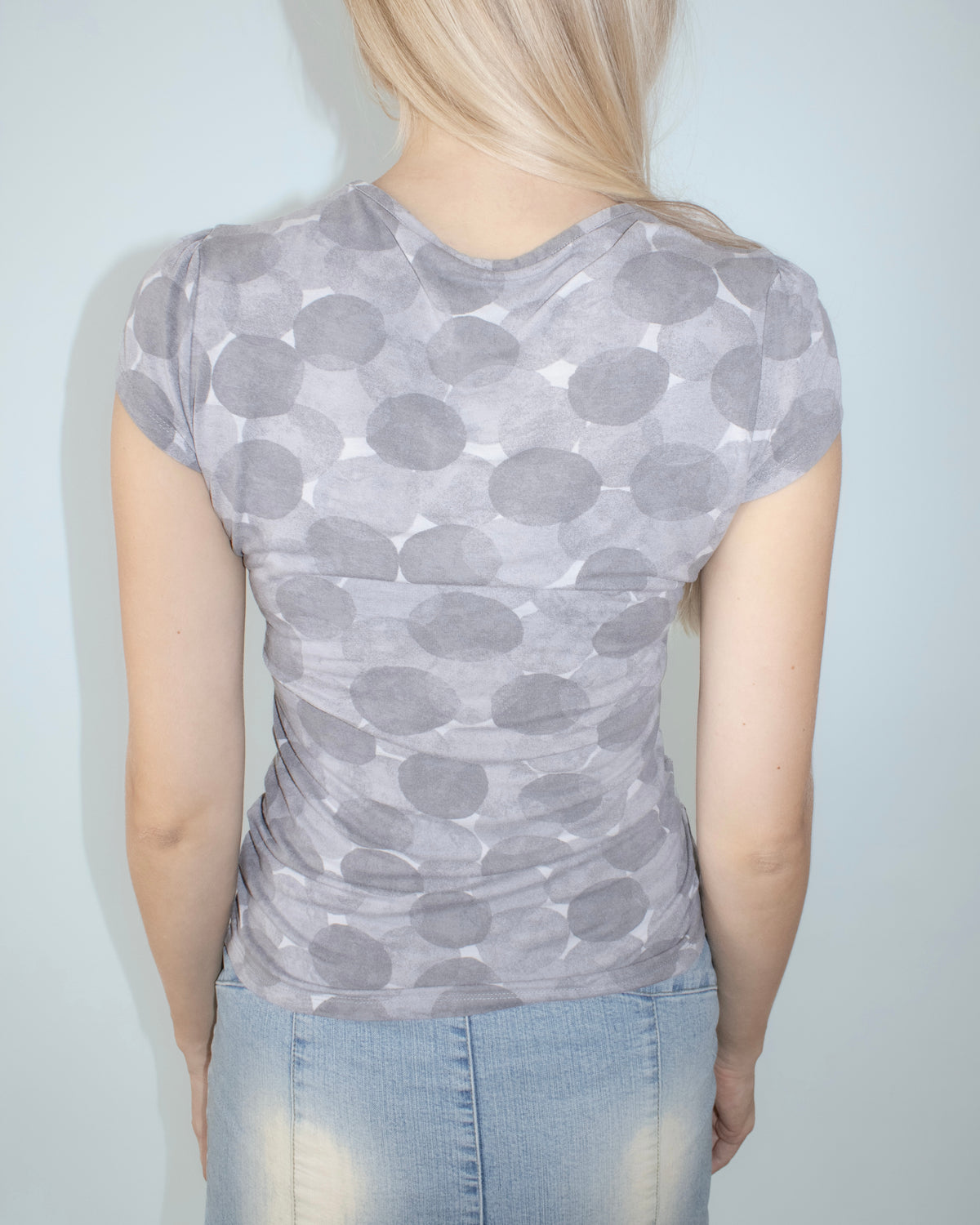grey circle print baby tee