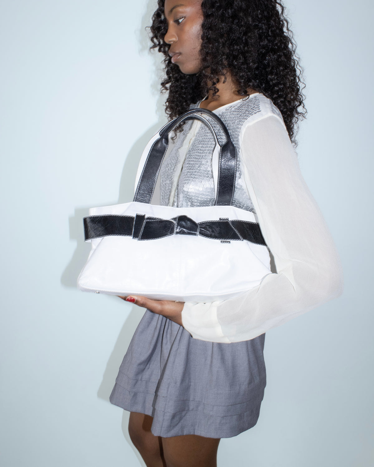 black & white leather bow shoulder bag