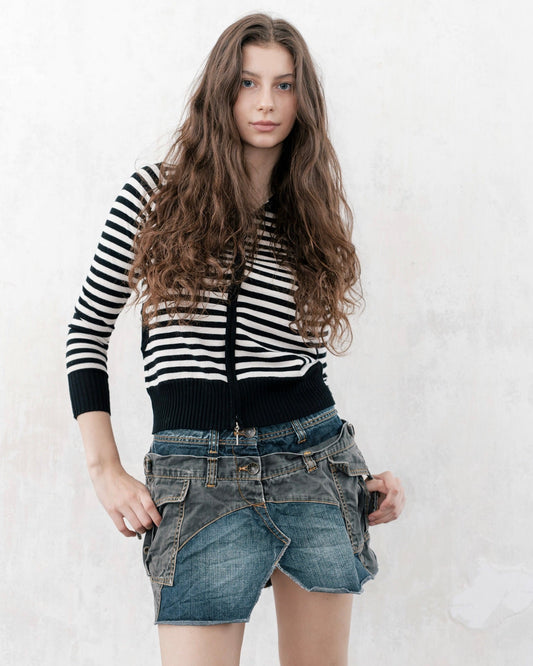 BLACK & WHITE STRIPED ZIP-UP