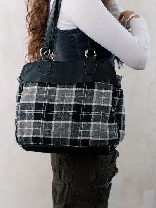 BLACK & WHITE CHECK PRINT BAG